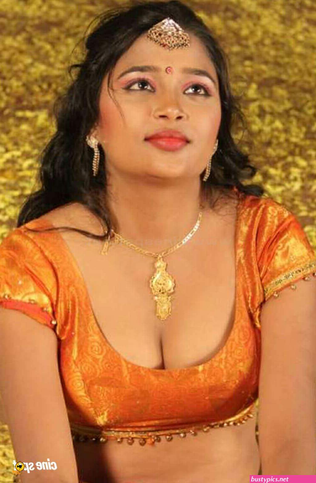 aunty saree blouse big boobs images hd