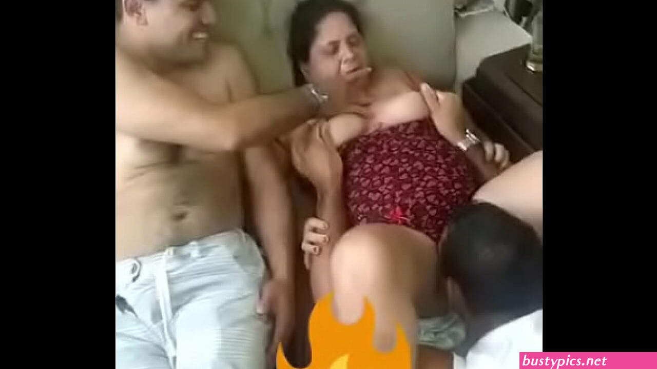 indian aunty pussy photo