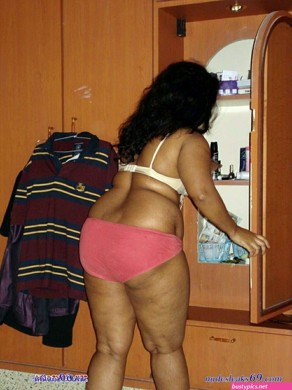 indian.fat.aunty.periya.kundi.phot