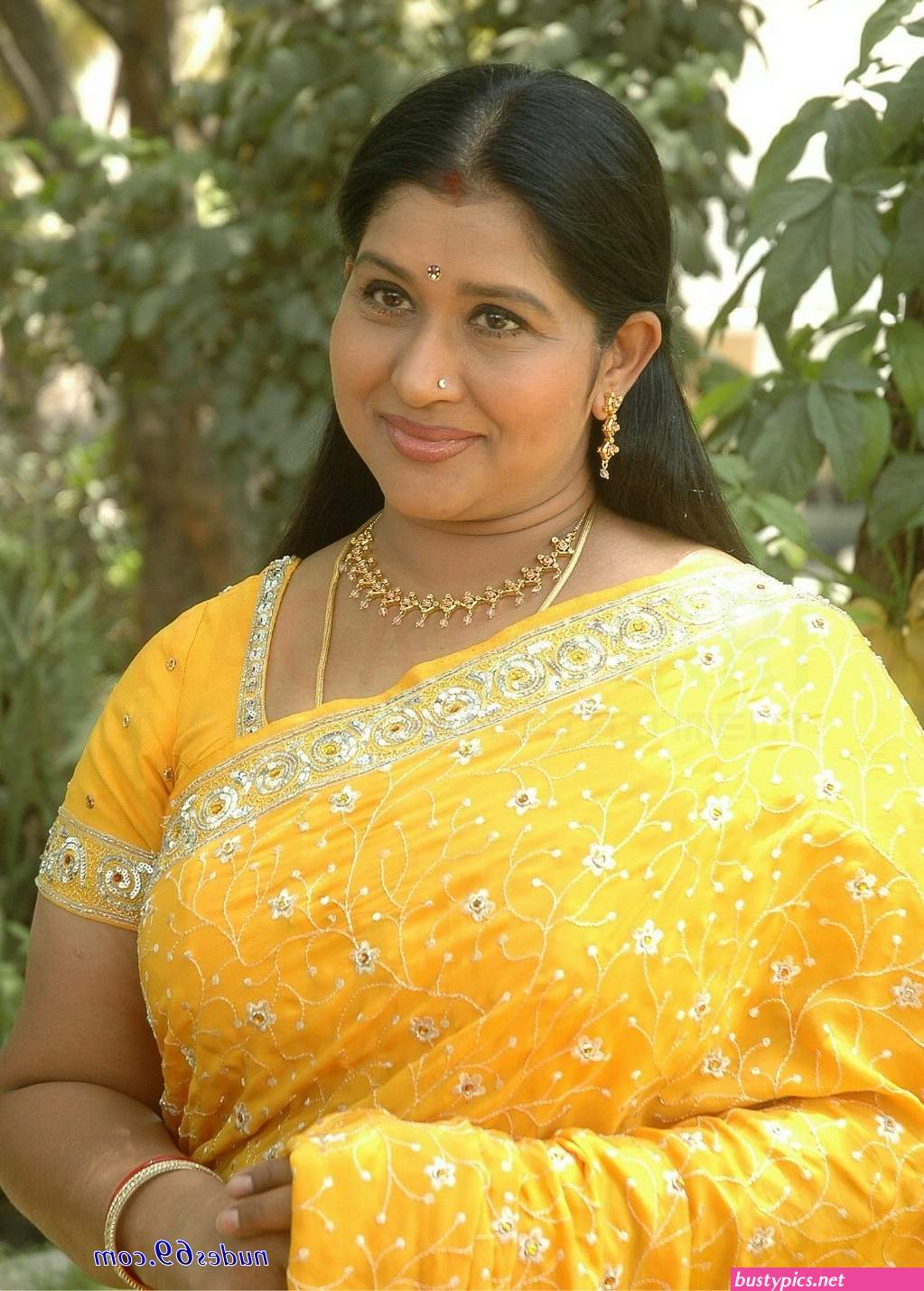 indian.fat.aunty.periya.kundi.phot