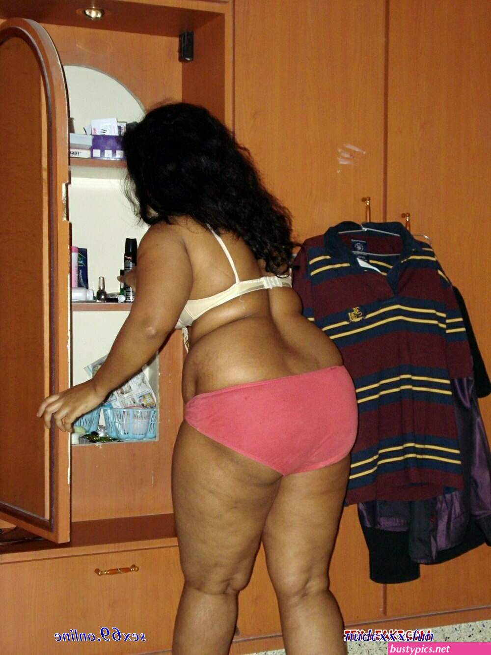 indian.fat.aunty.periya.kundi.phot