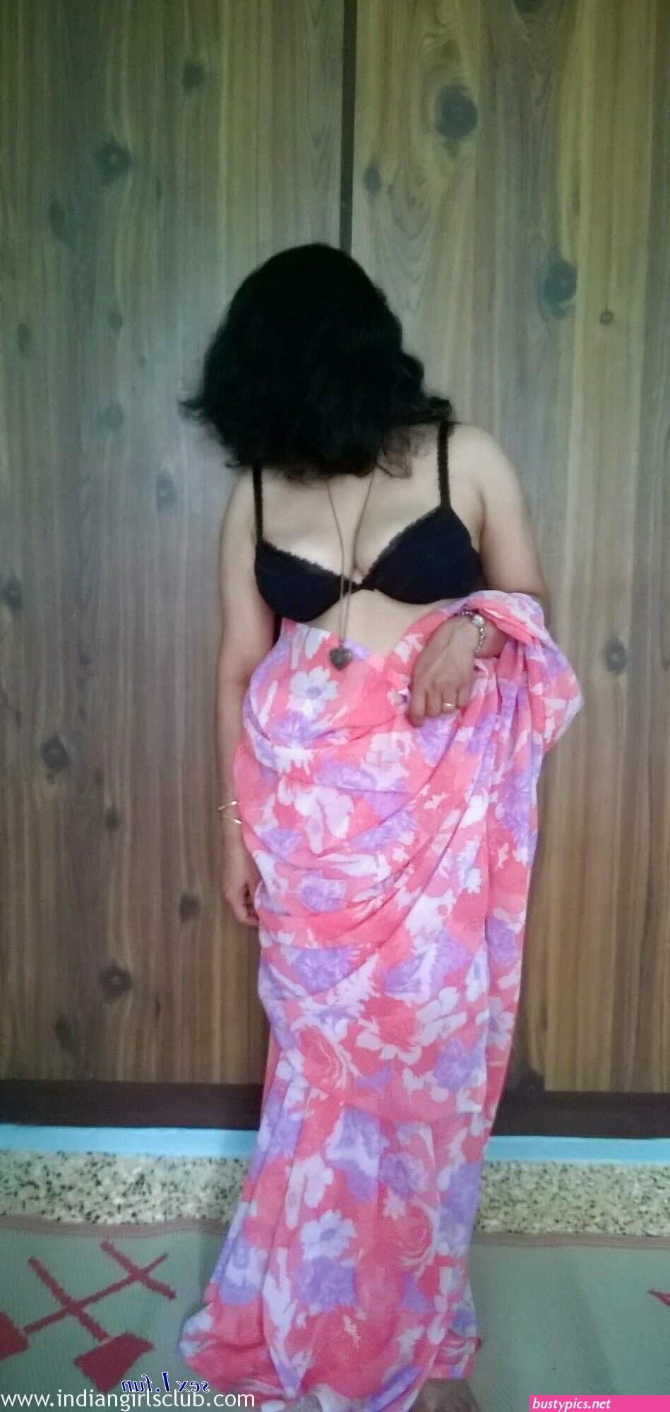 mallu ass bendover pic