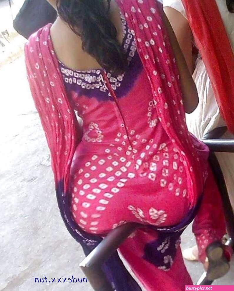 mallu ass bendover pic