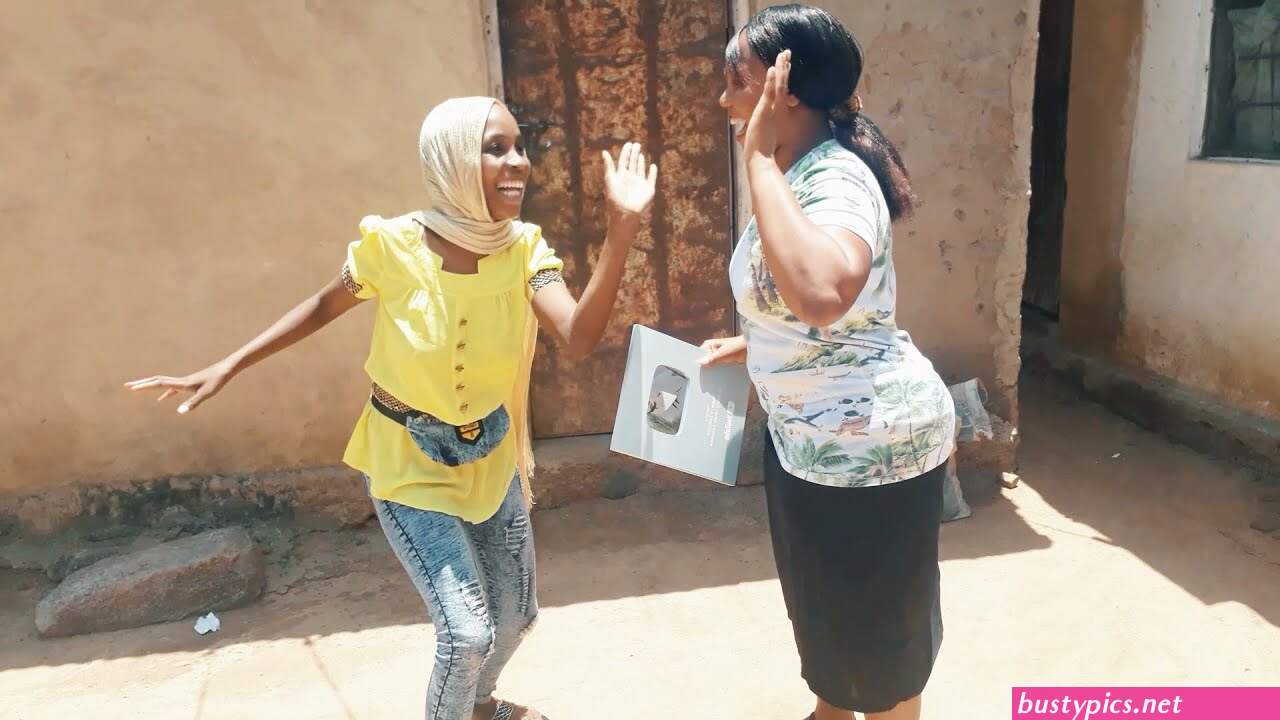 ngono ya kulaliana paja kwa paja