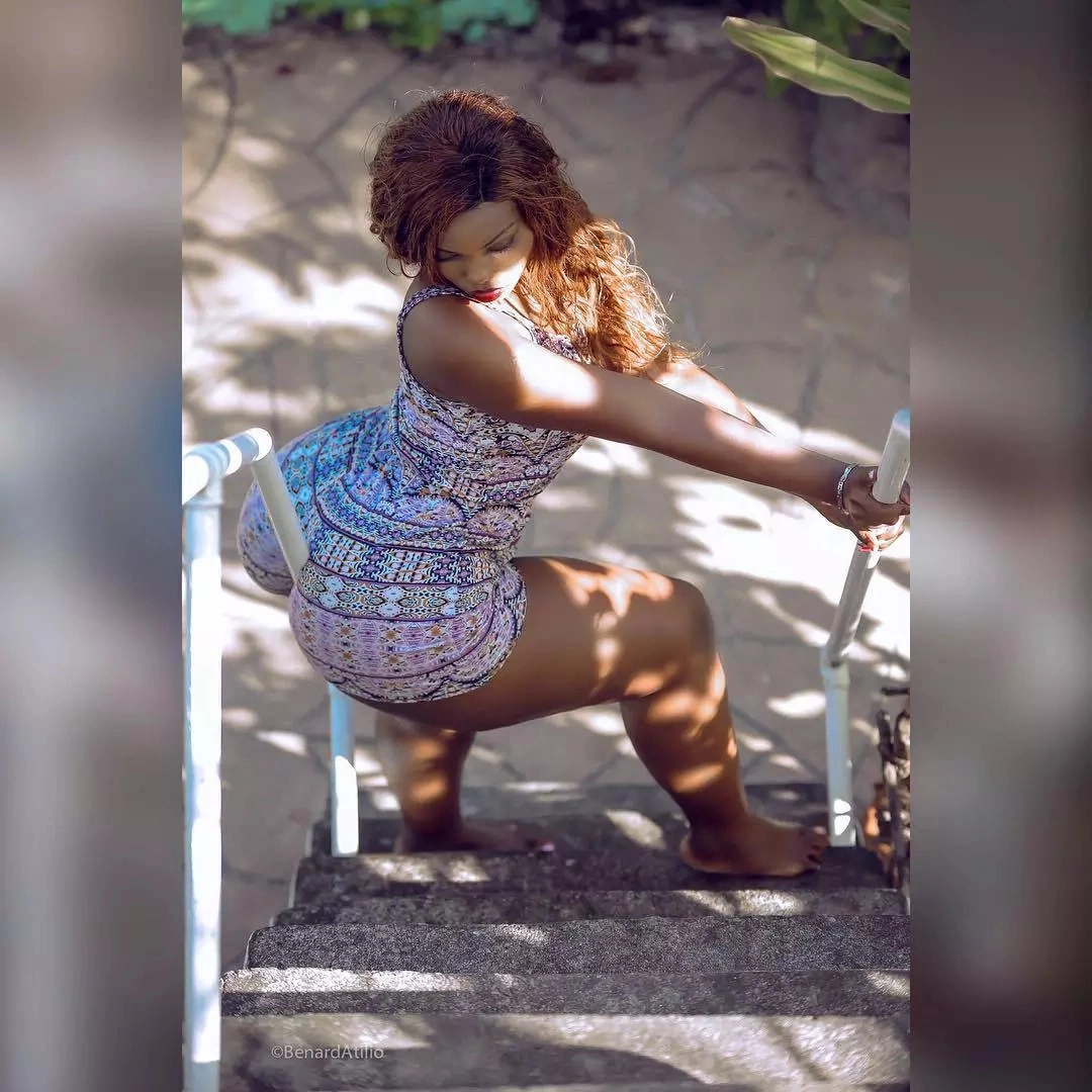 tz nude booty