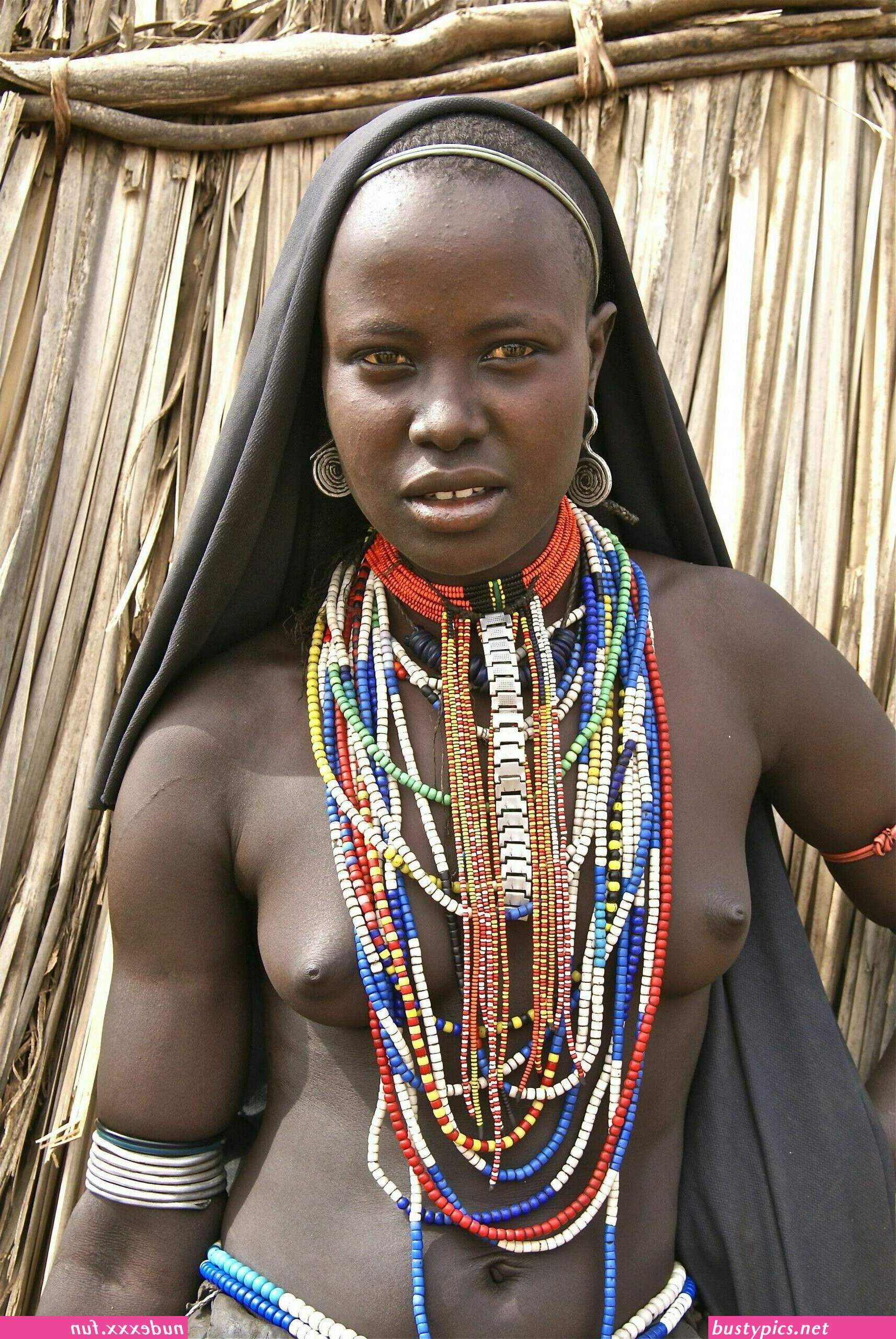 afrika giril naked