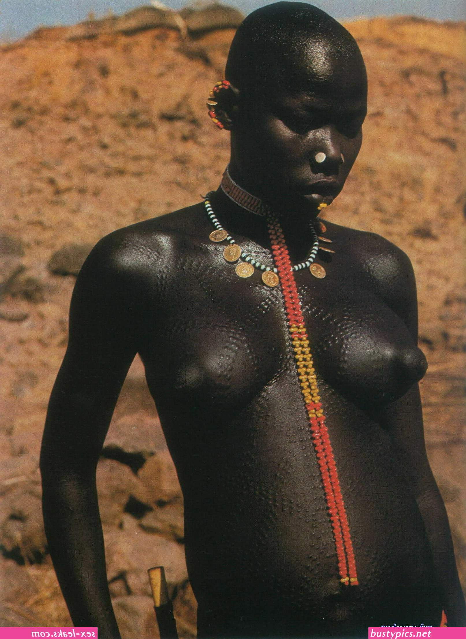 afrika giril naked