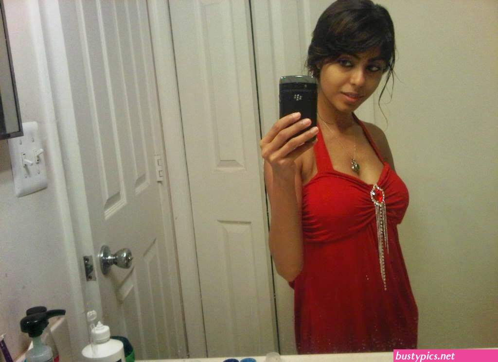 beautiful cute boobs girls selfies
