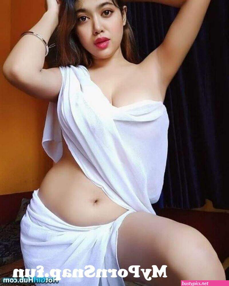 beautiful cute boobs girls selfies