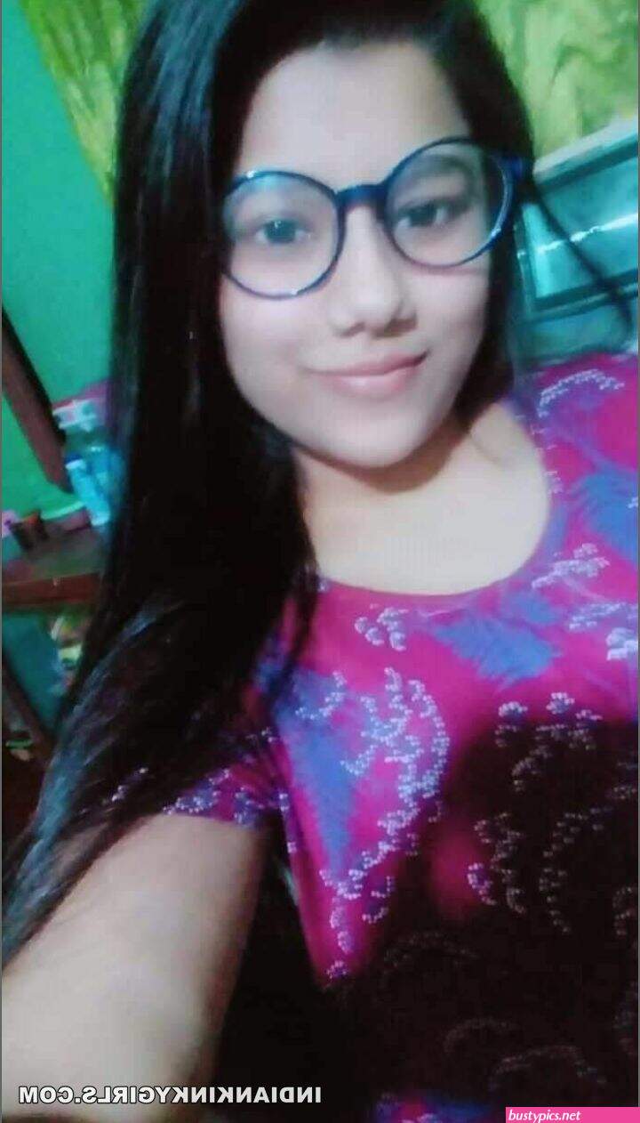 beautiful cute boobs girls selfies