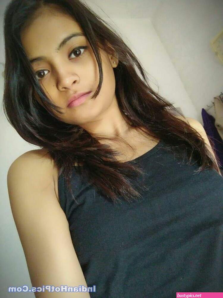 beautiful cute boobs girls selfies