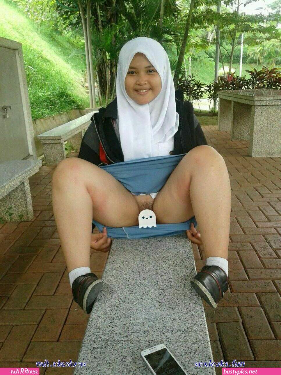 jilbab memek porn