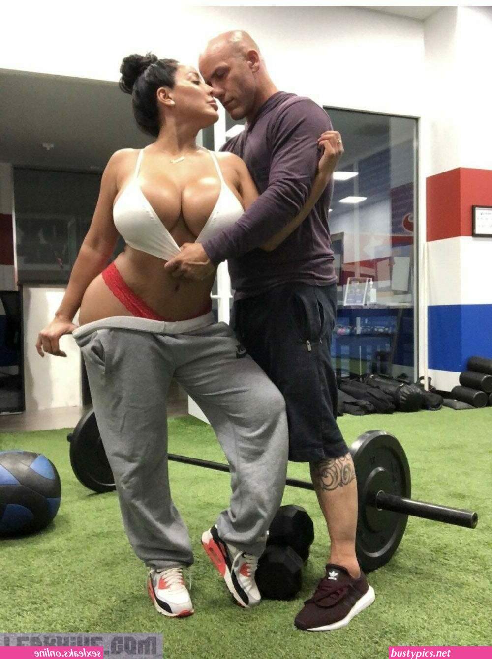 kira mia free porn videos foxtube.com