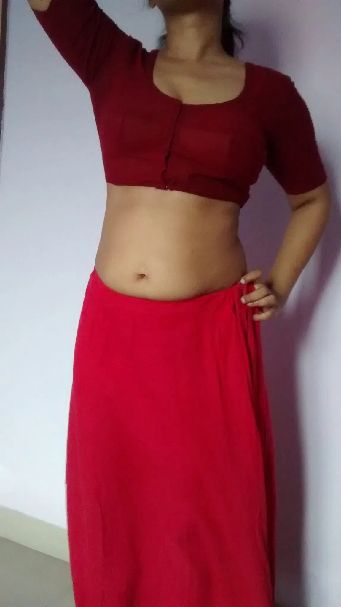 mallu local auntys saree back pics