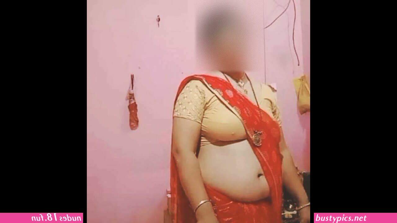 mallu local auntys saree back pics