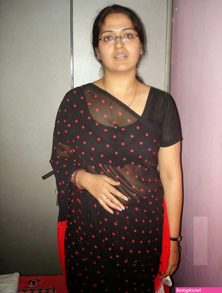 mallu local auntys saree back pics