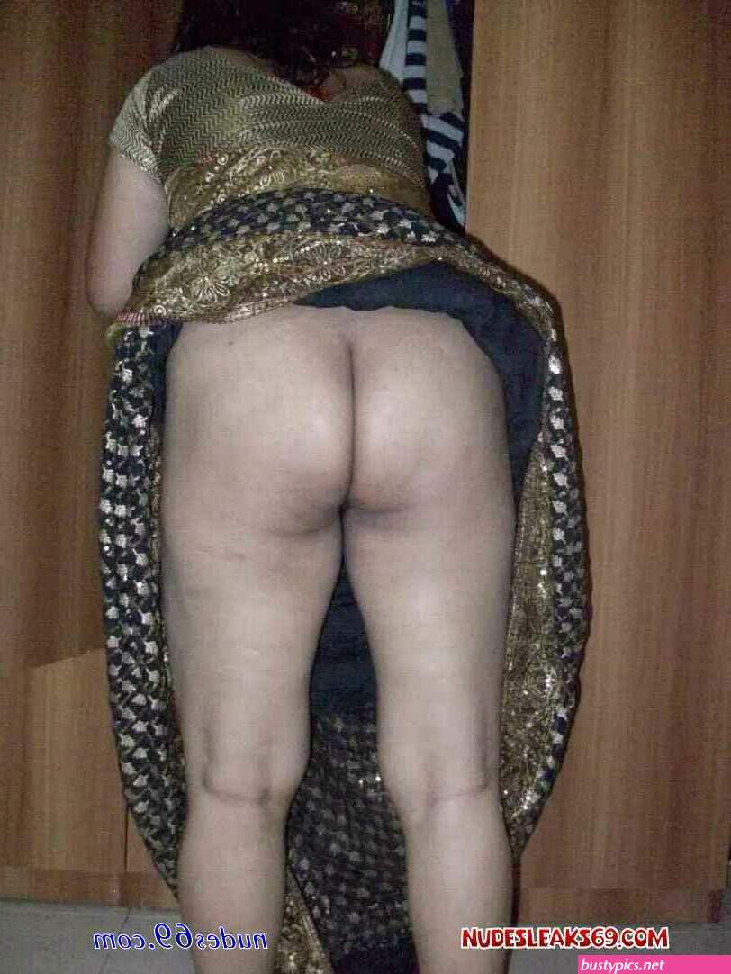 aunty showing pussy and nude pics