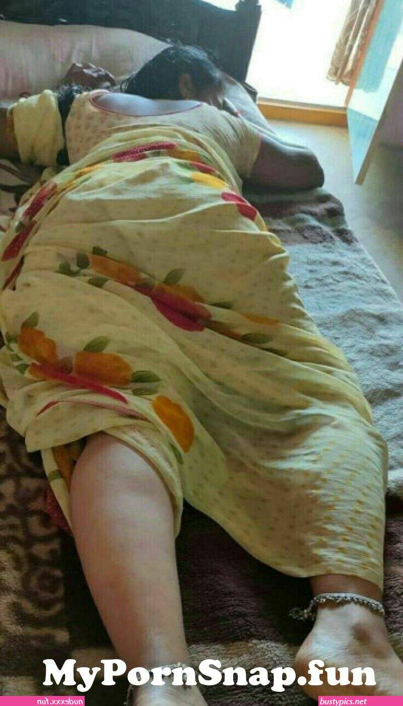 aunty showing pussy and nude pics