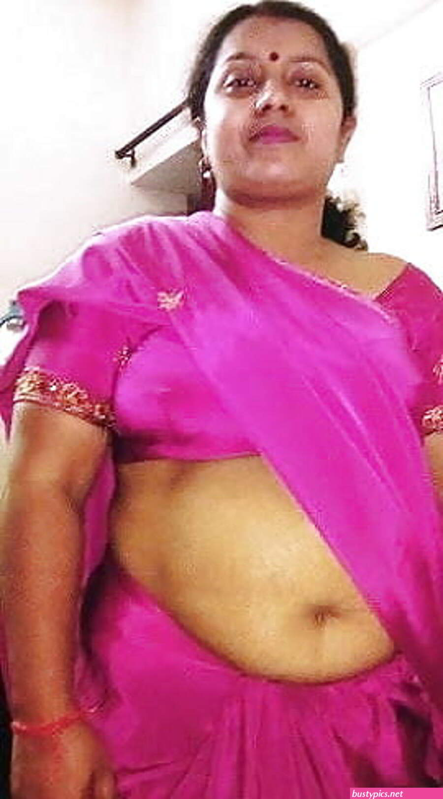 desi saree aunty nude