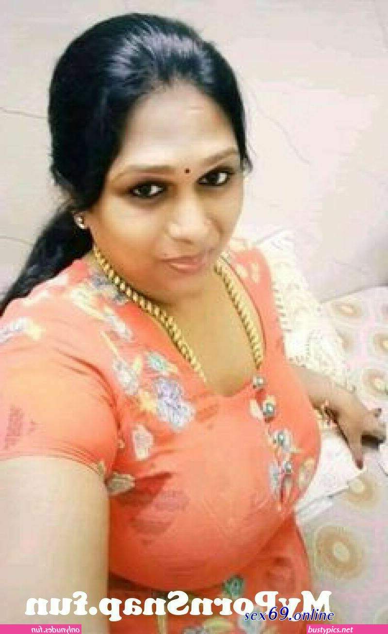 hot aunty boobs in sexy