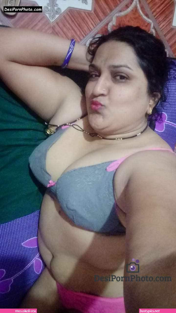 hot aunty boobs in sexy