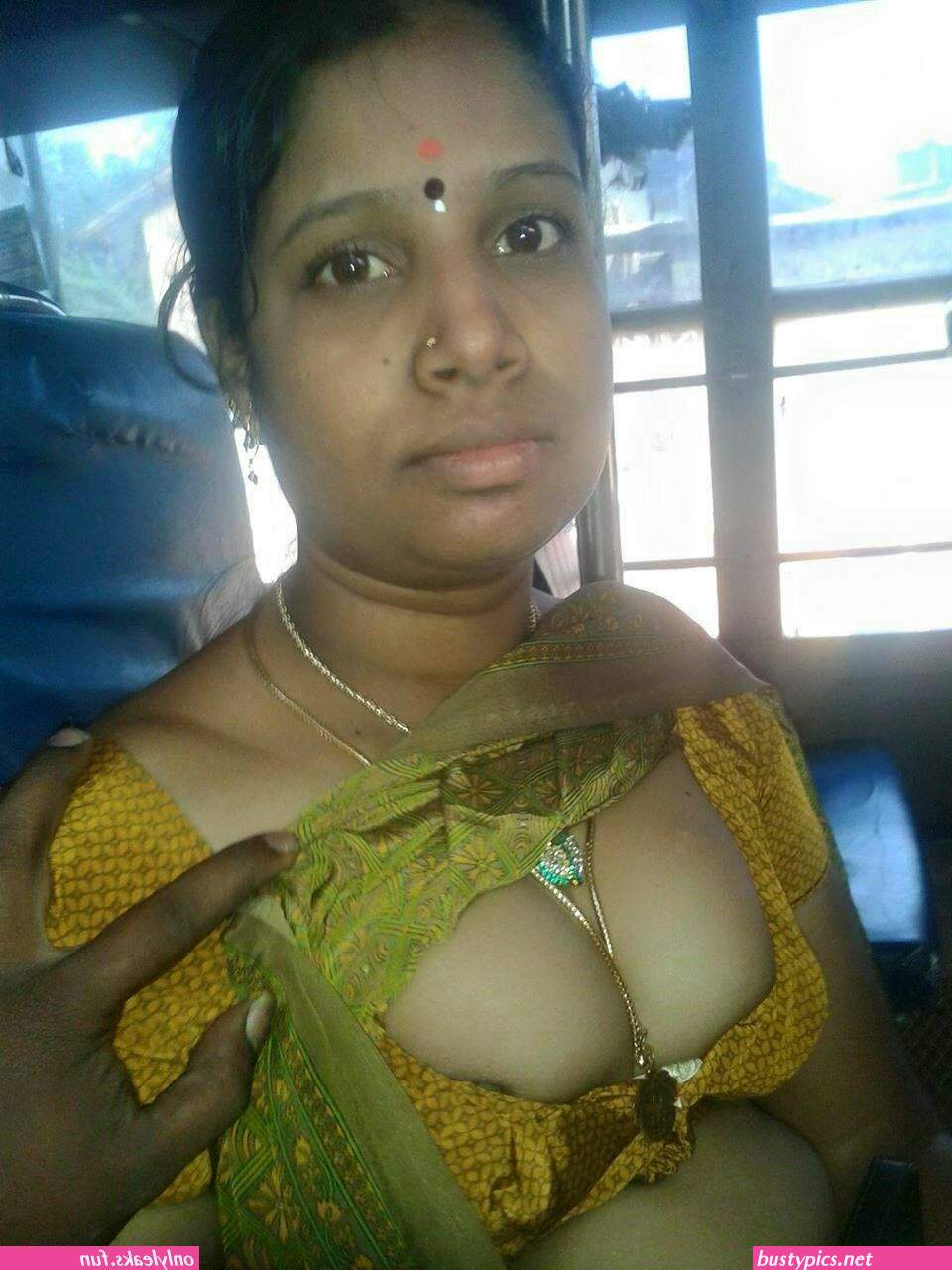 hot aunty boobs in sexy