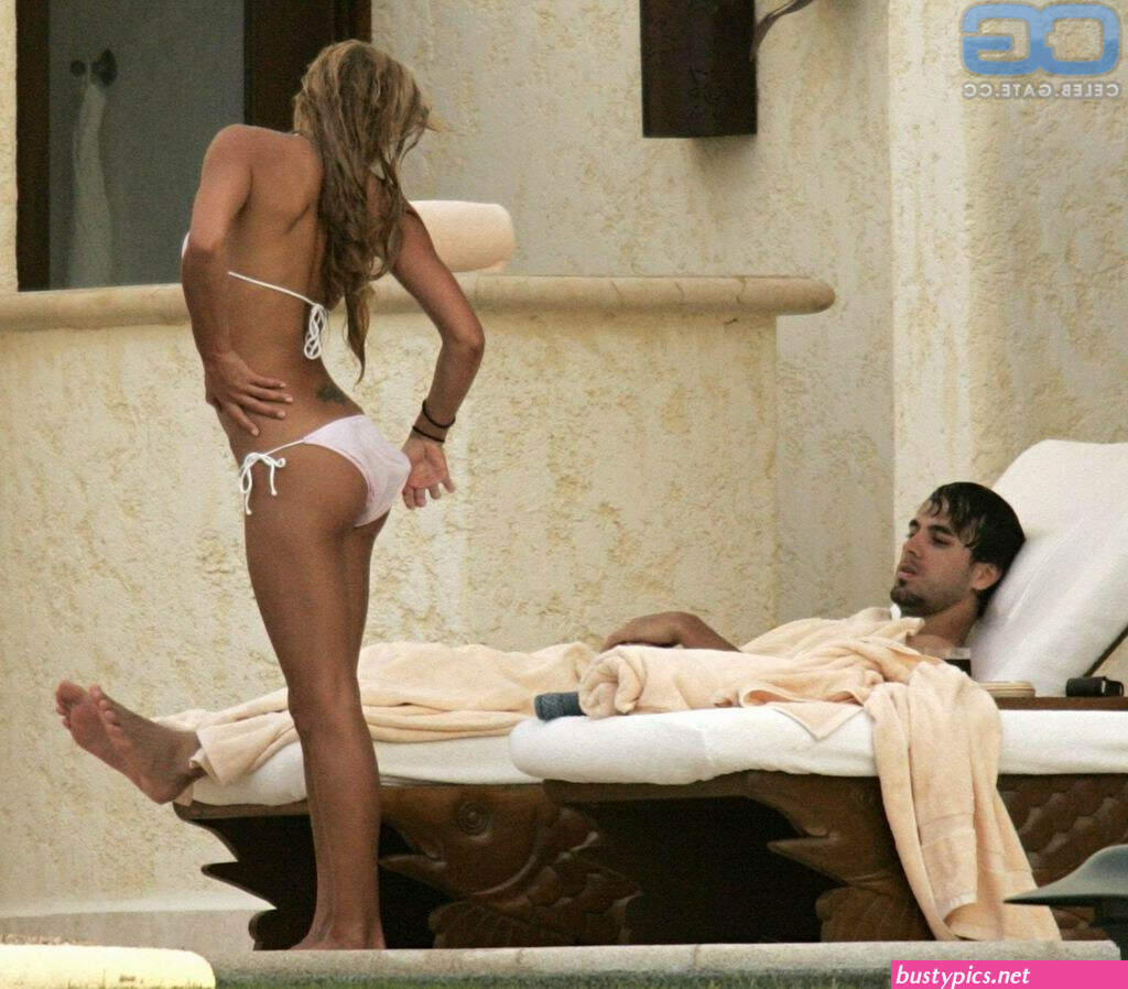 https://wanderlust.care/anna-kournikova/gallery.html