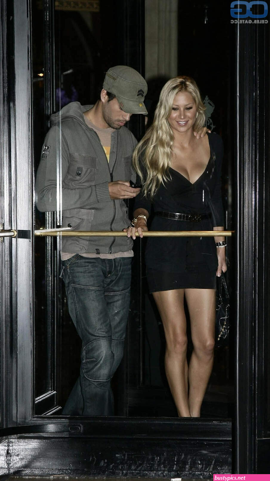 https://wanderlust.care/anna-kournikova/gallery.html