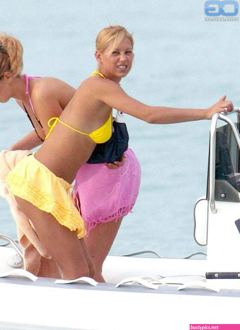 https://wanderlust.care/anna-kournikova/gallery.html
