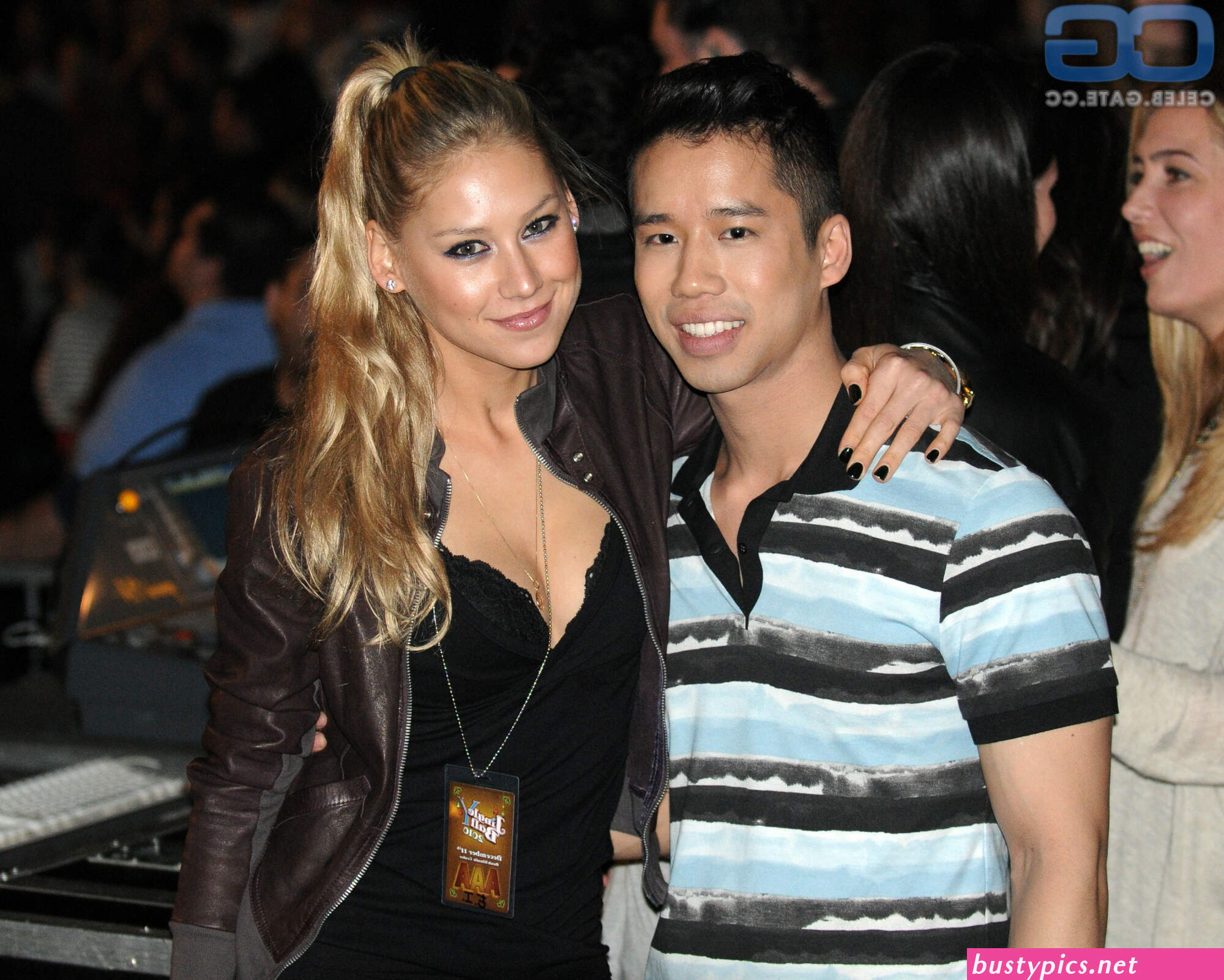 https://wanderlust.care/anna-kournikova/gallery.html