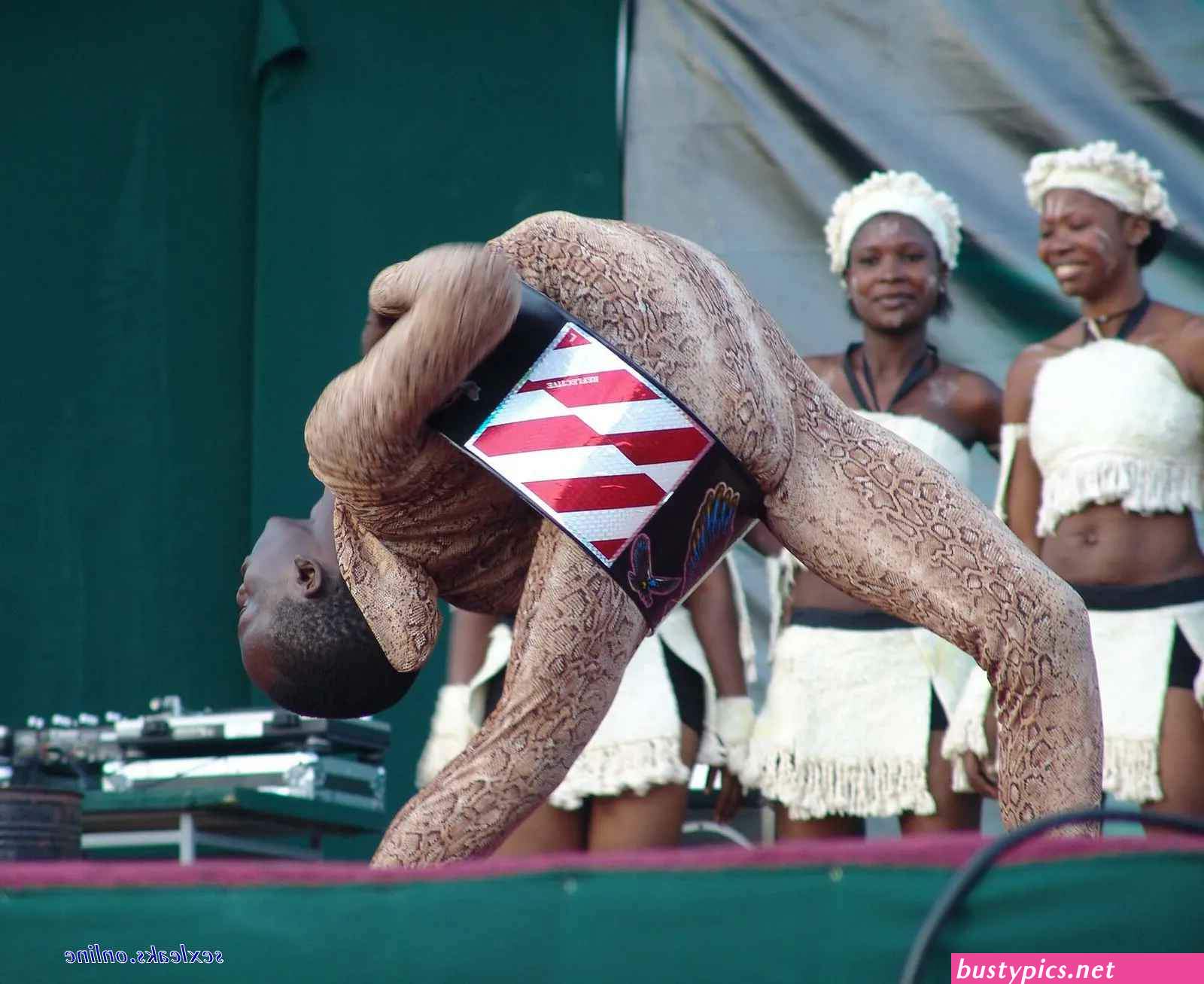 picha utamu wa kufila mkundu kwa mboo kubwa vidio