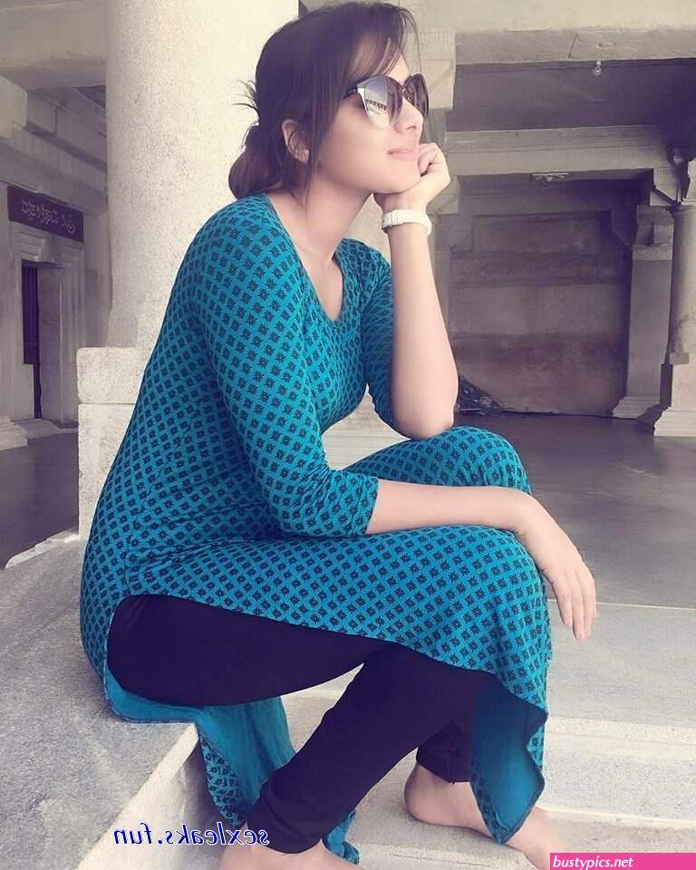 biutyfull gerl gaand photo