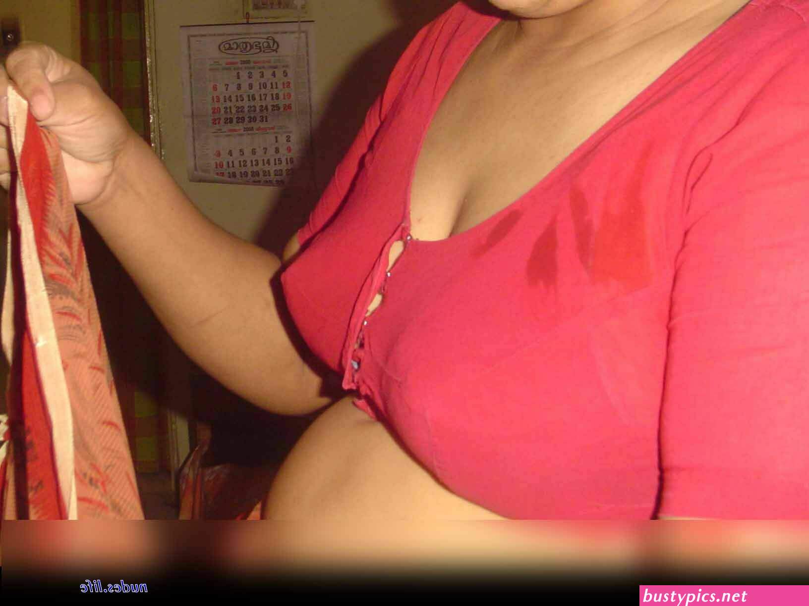 hot indian desi village bhabhi cleavage out boobs