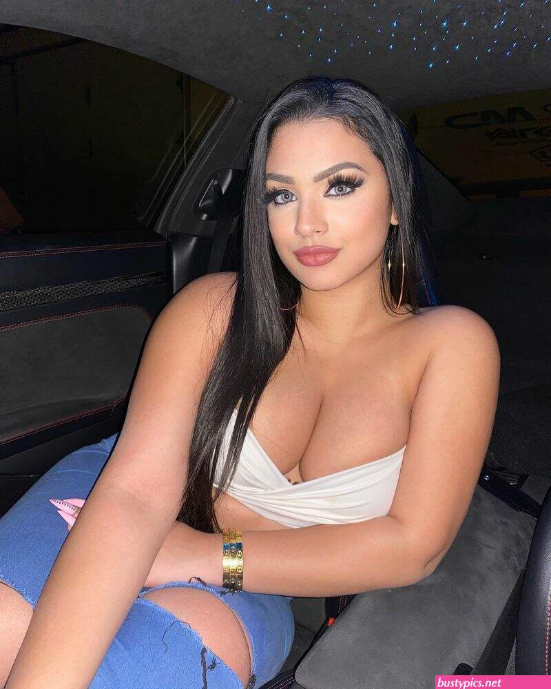 nadia skhar nude pic gallery