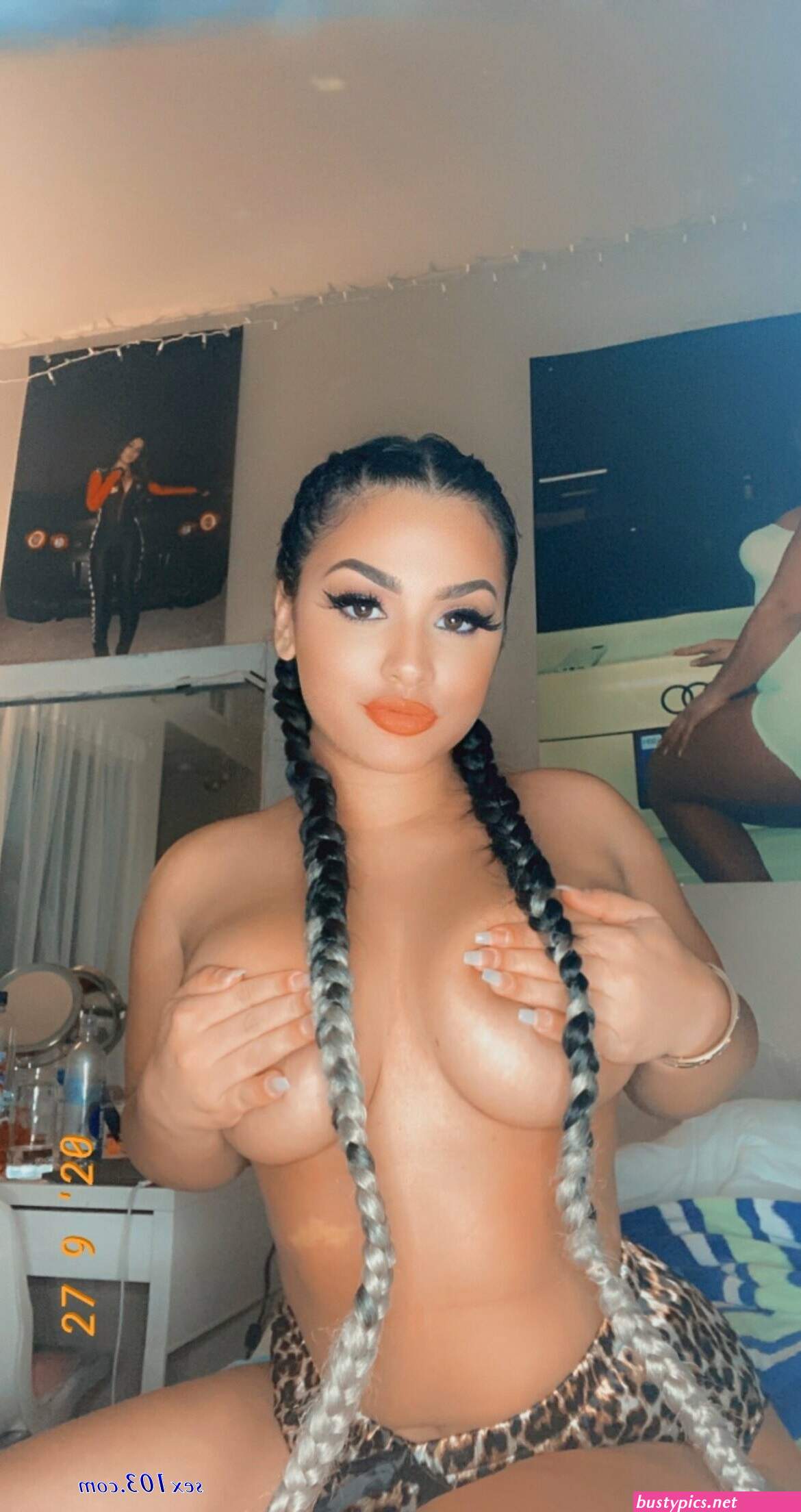 nadia skhar nude pic gallery