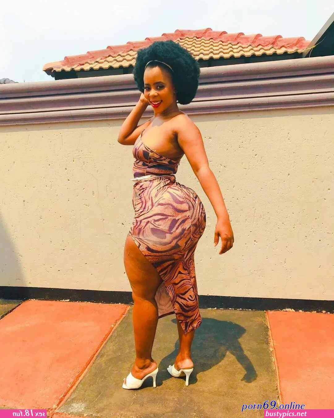 beautiful kenyan sex booty in skirt