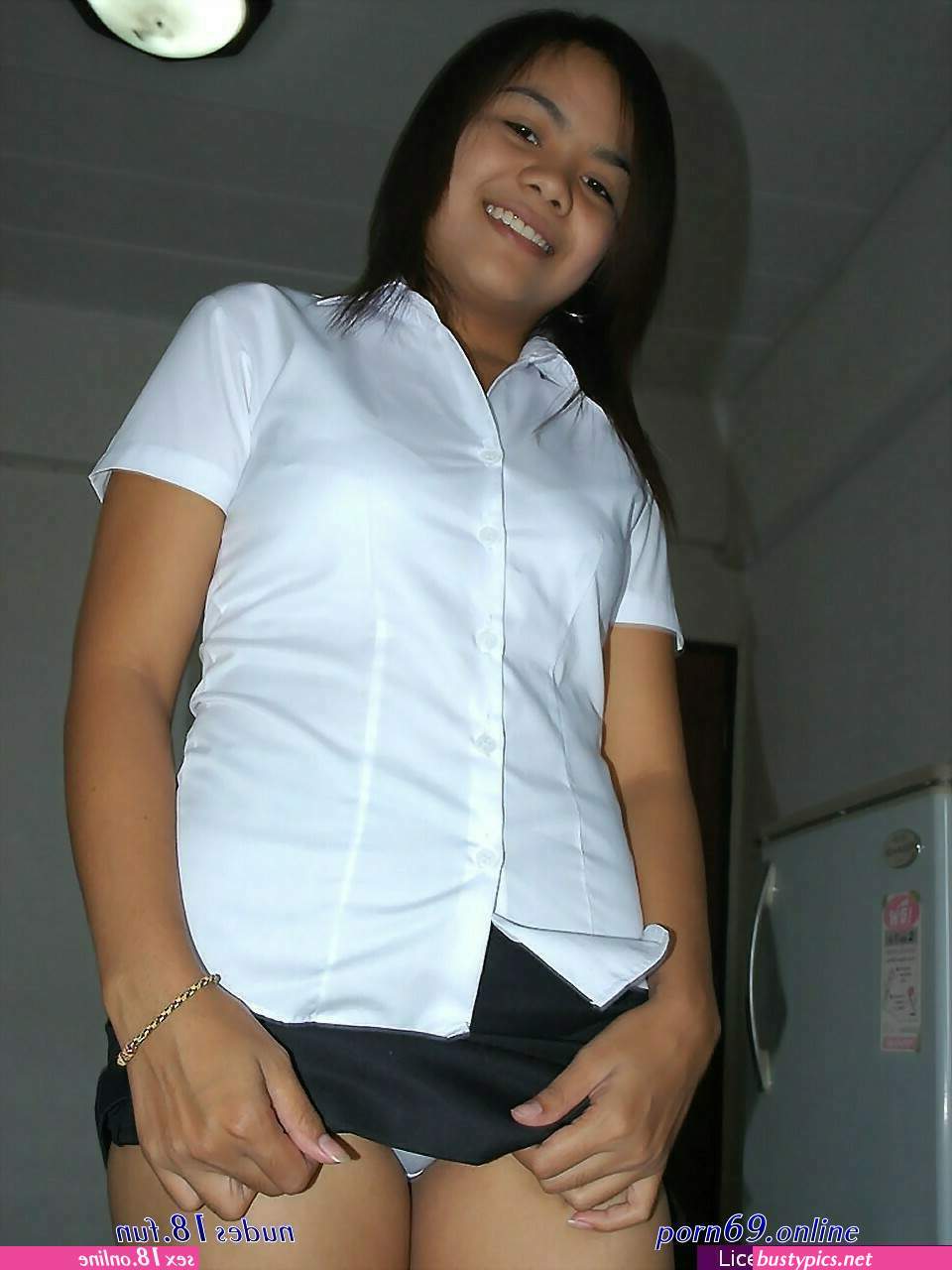 cewek sma pamer cd