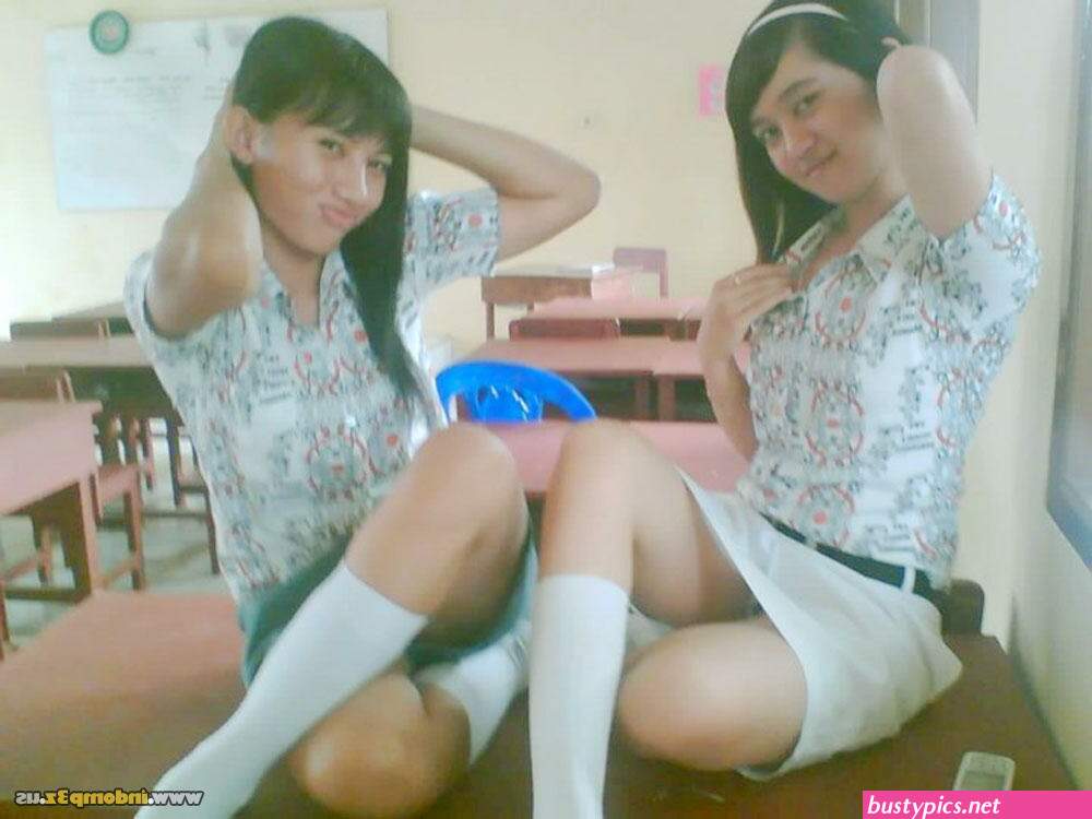 cewek sma pamer cd
