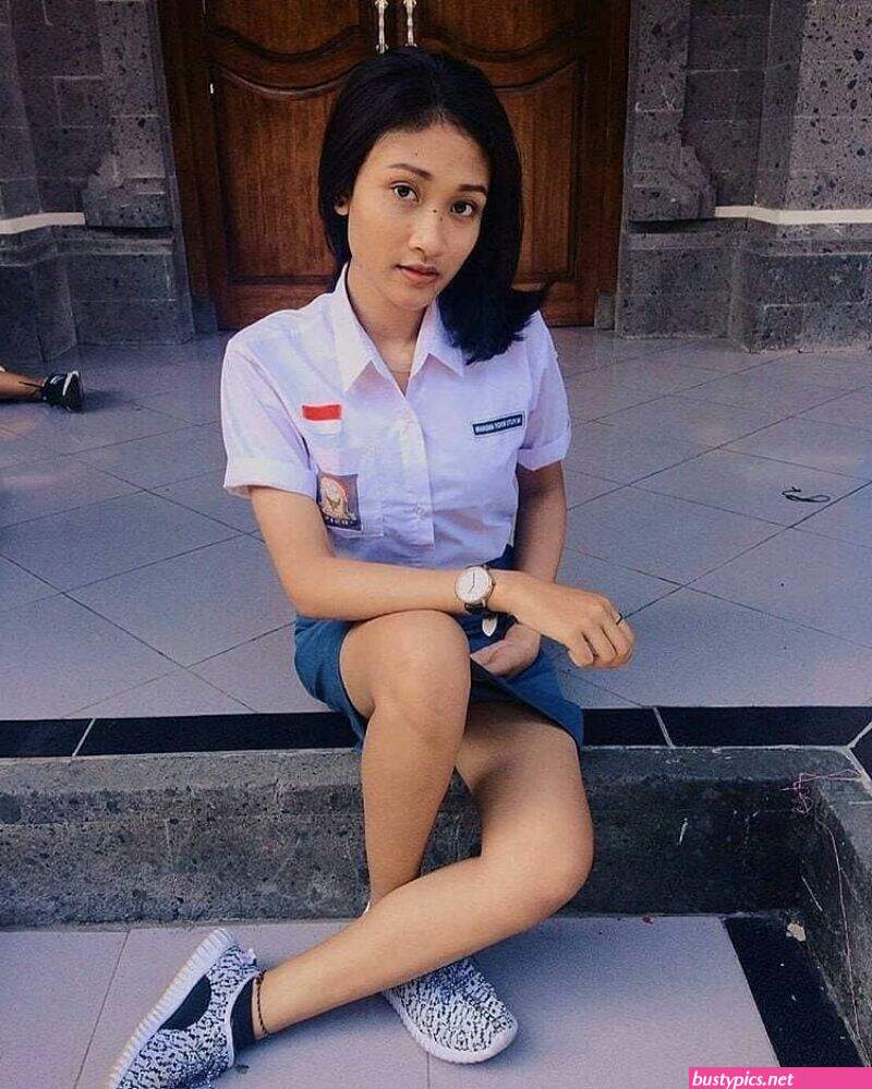 cewek sma pamer cd