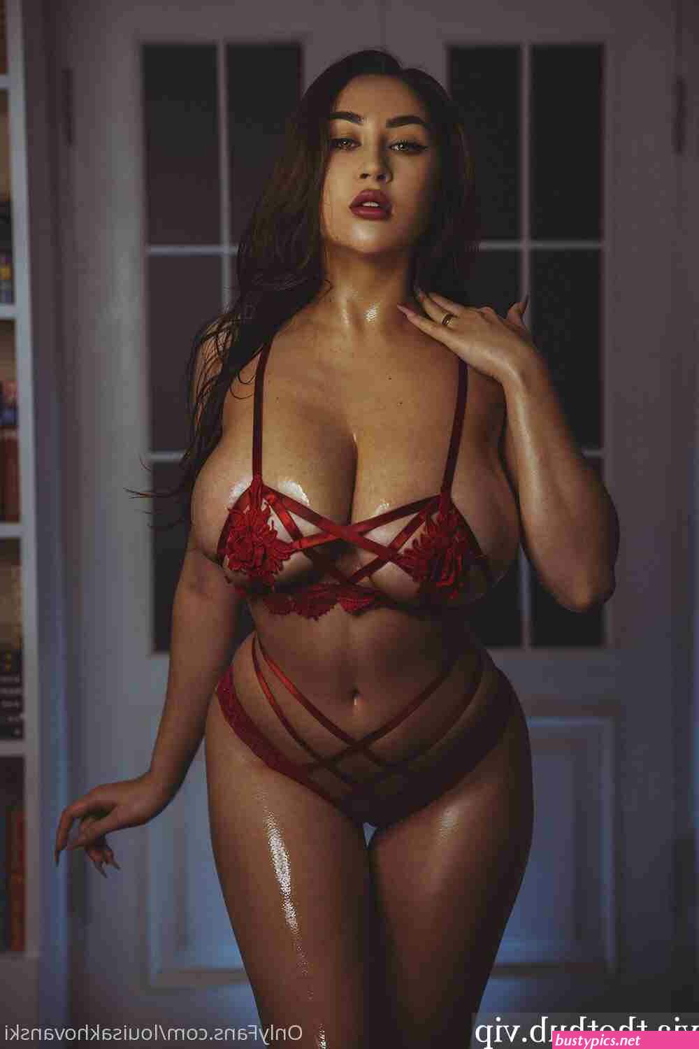 khovanski boobs pic