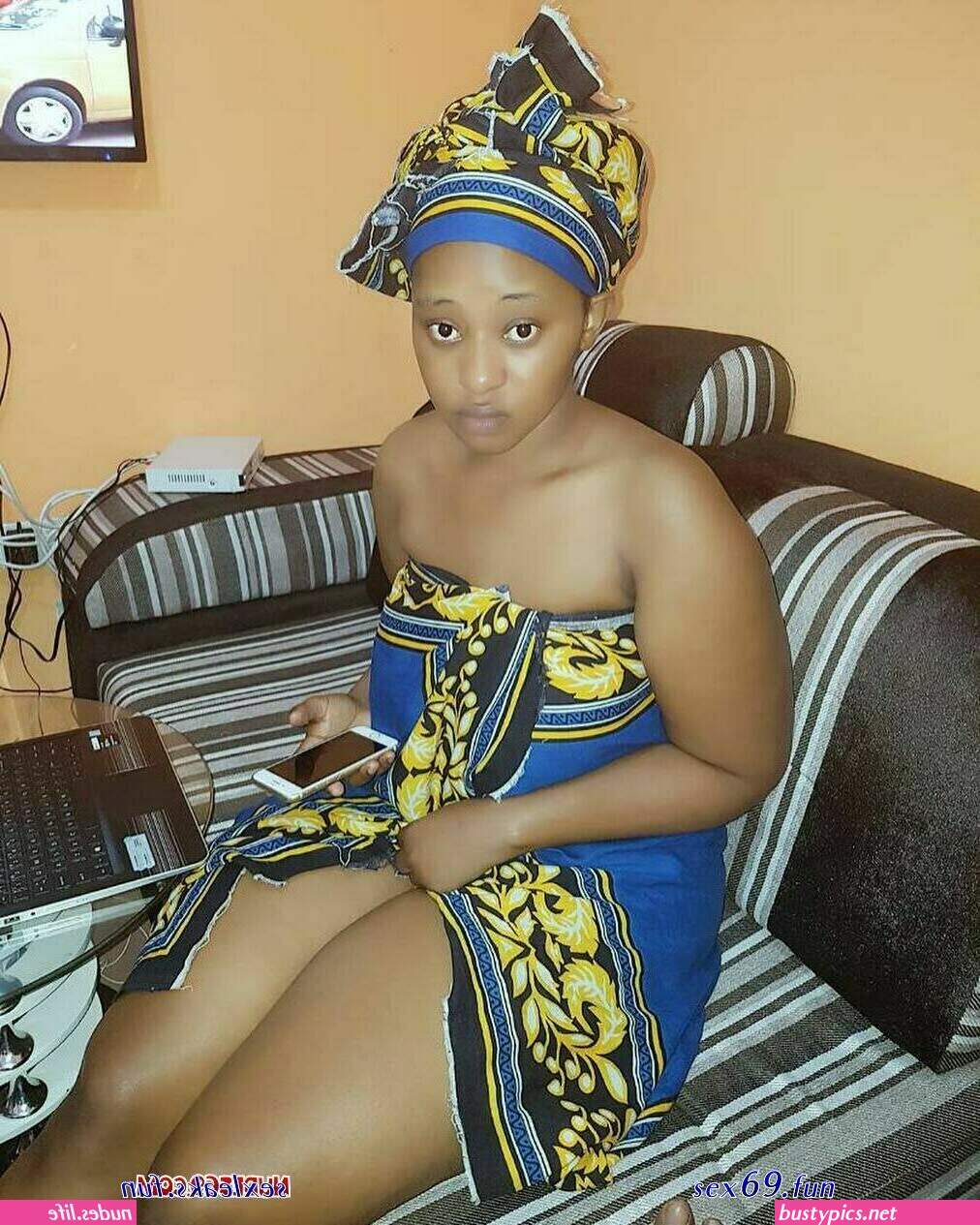 kuma kubwa nyeusi ya sungar mam