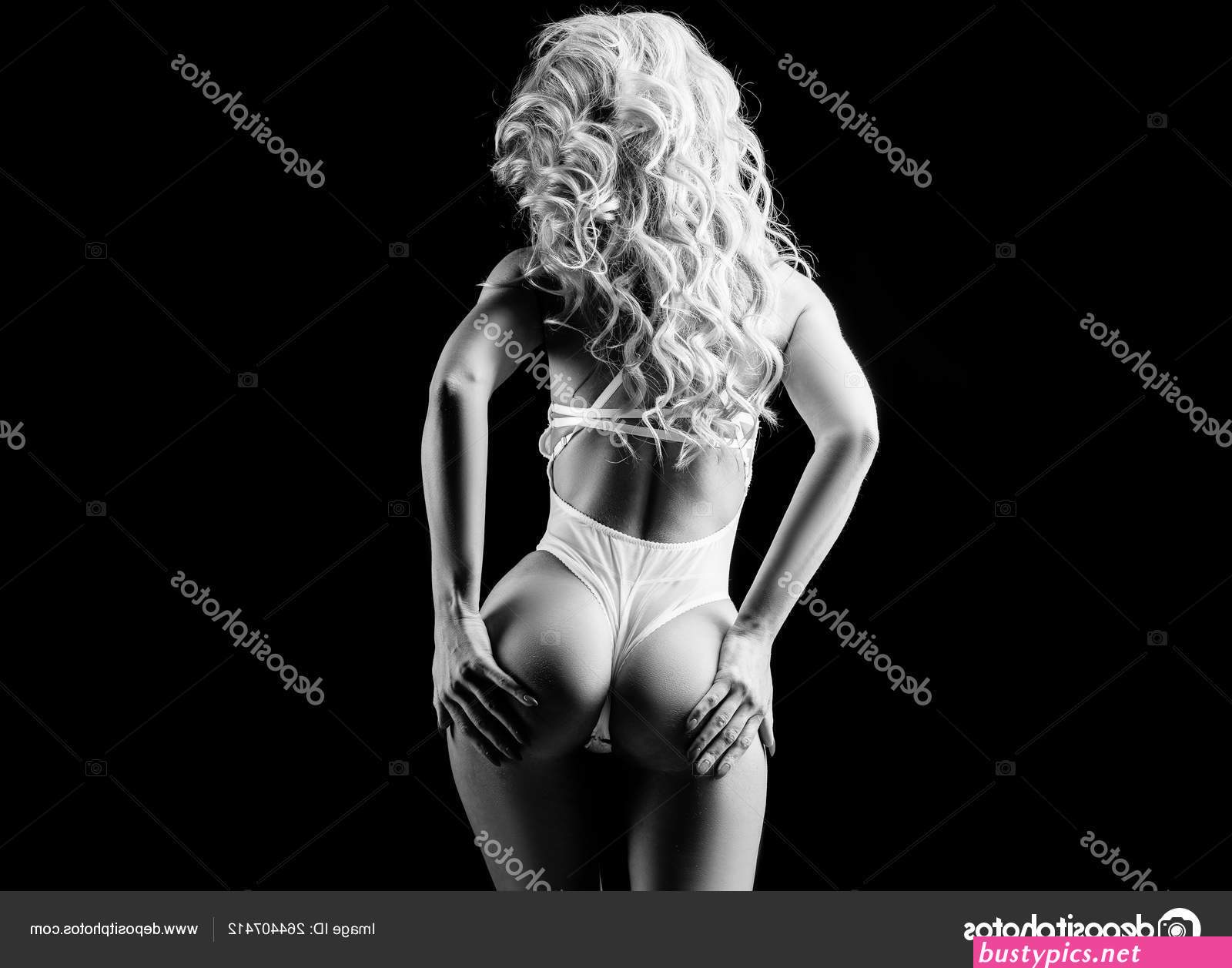 naked big booty sexy ebony bikini and tits
