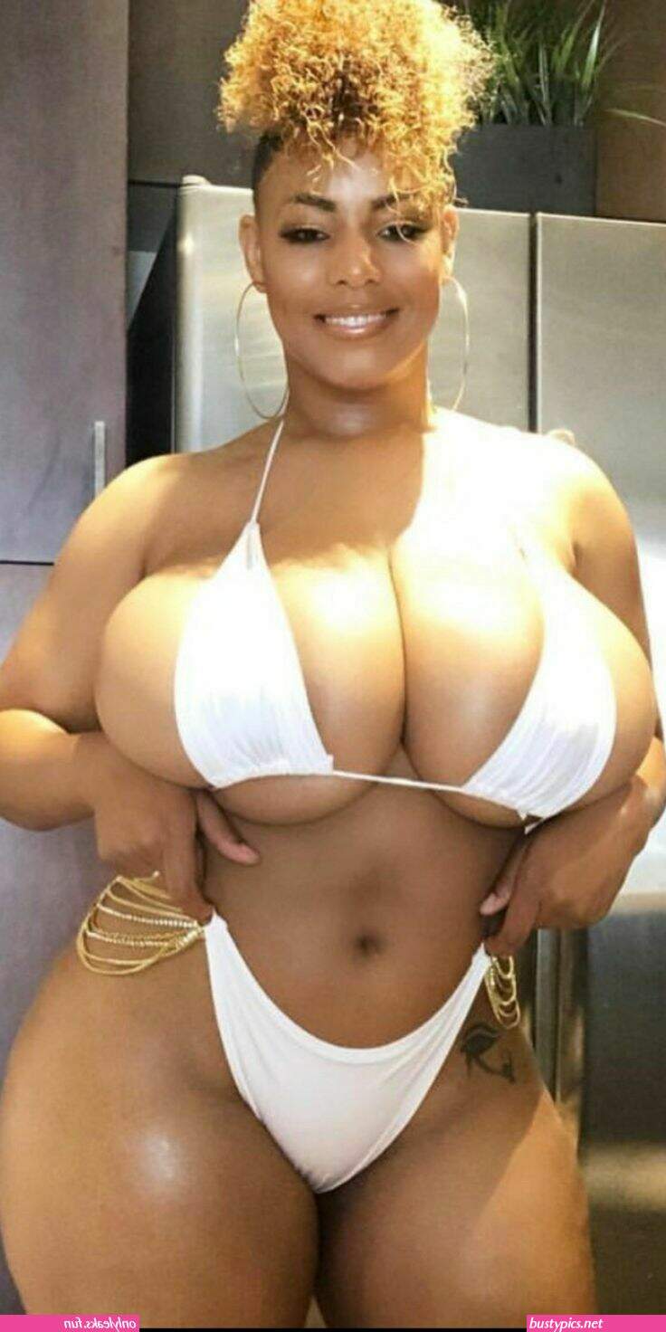 naked big booty sexy ebony bikini and tits