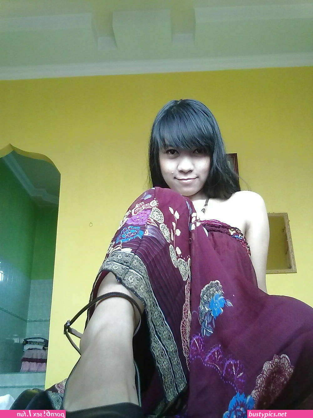 abg kimcil ngangkang pamer memek