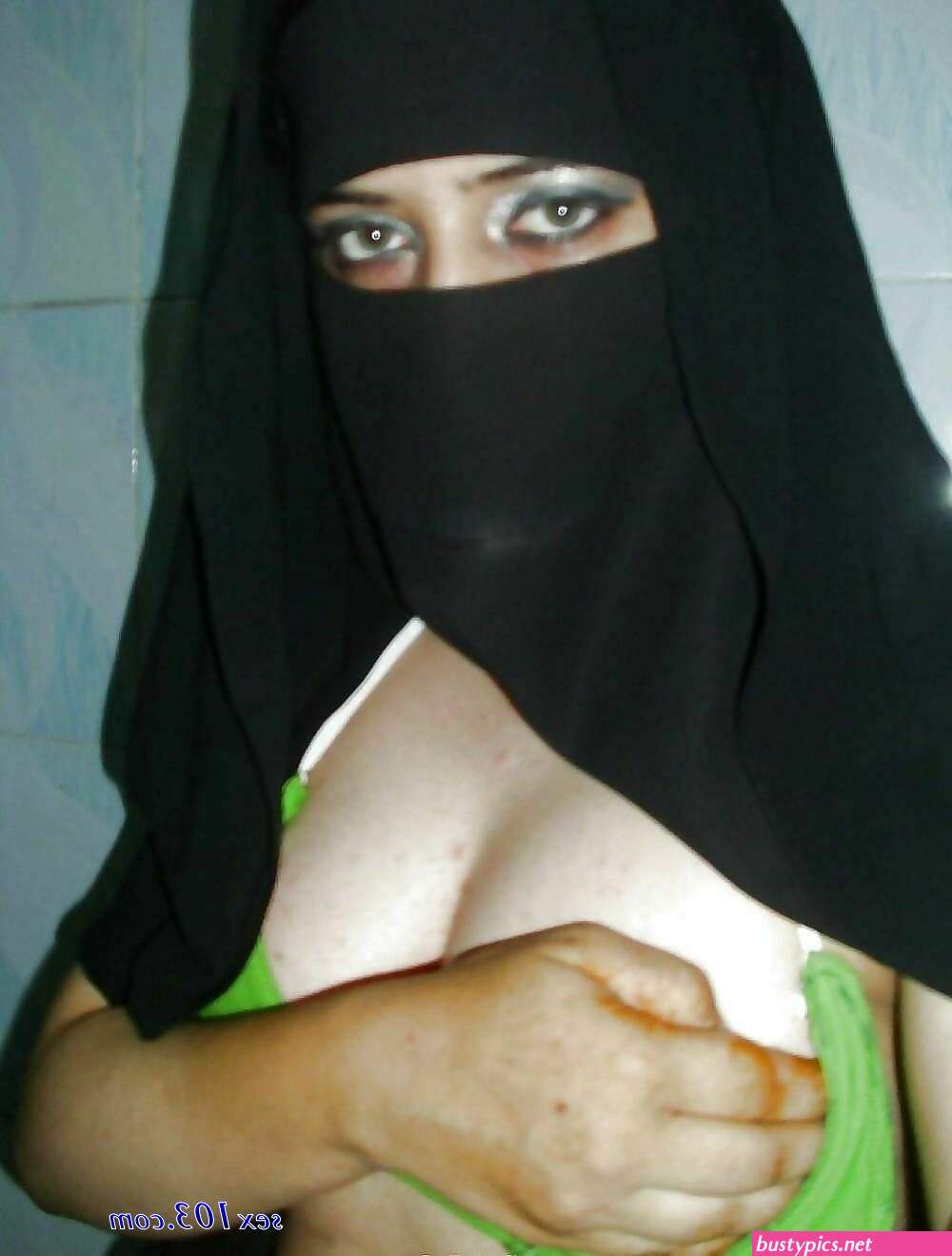 borka hot anty big back photo