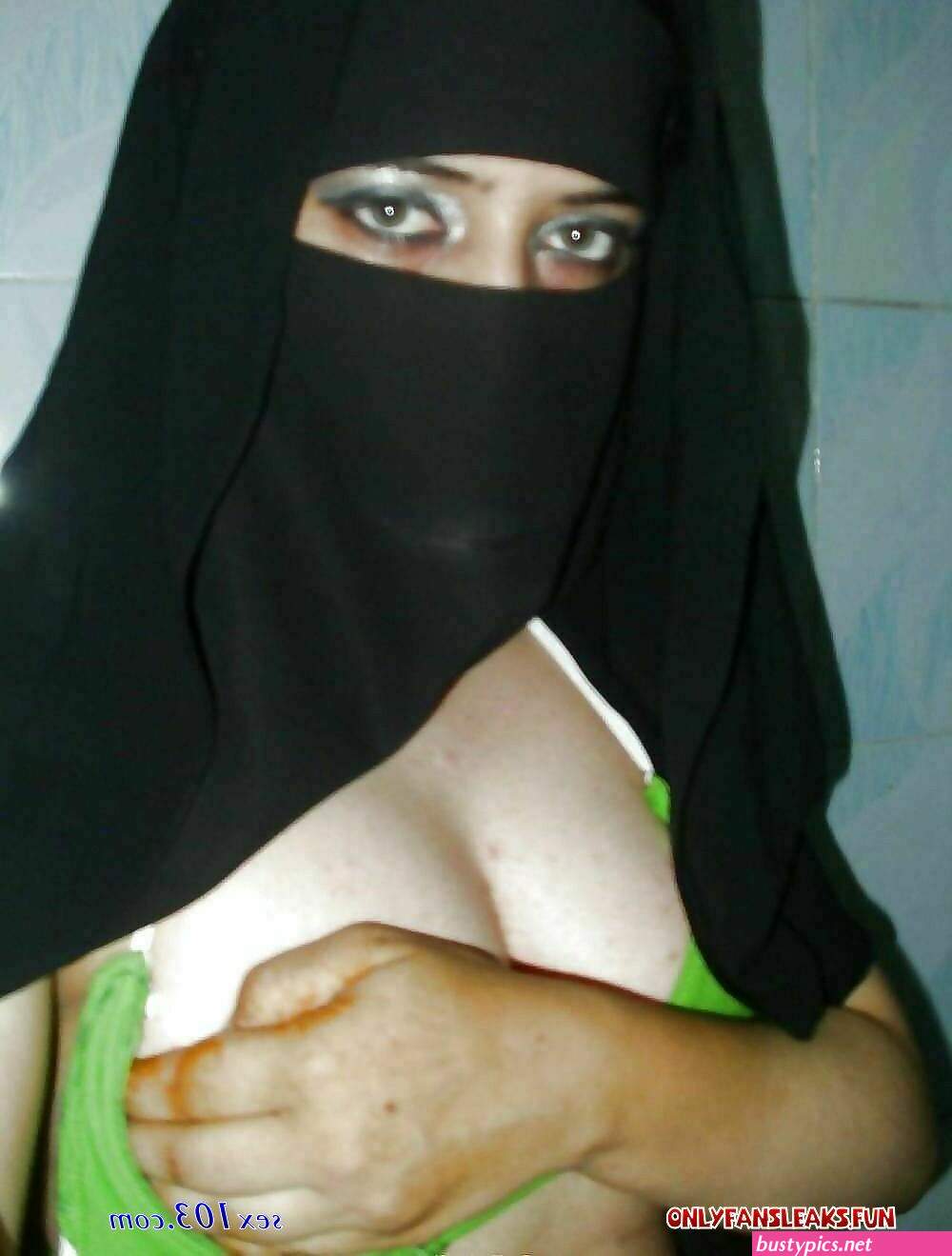 borka hot anty big back photo
