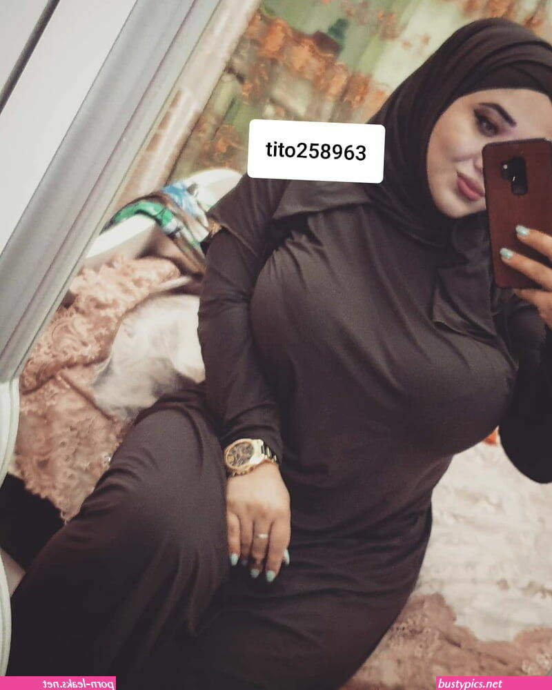 hijab big tits girl