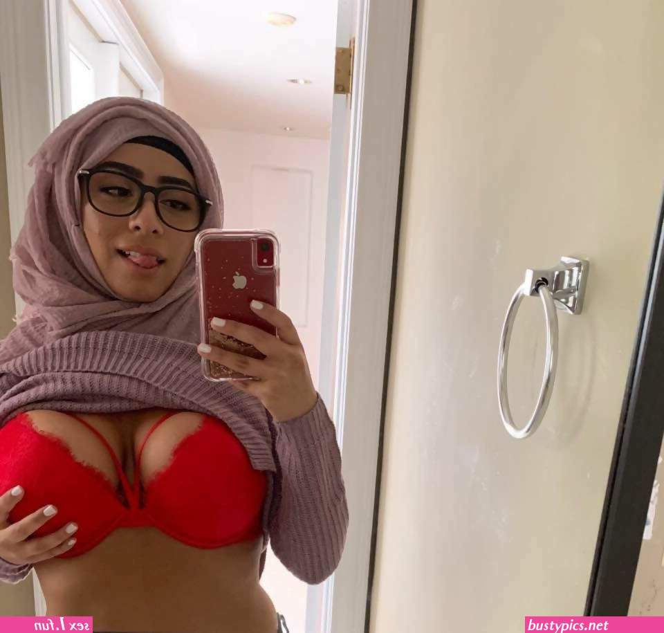 hijab big tits girl