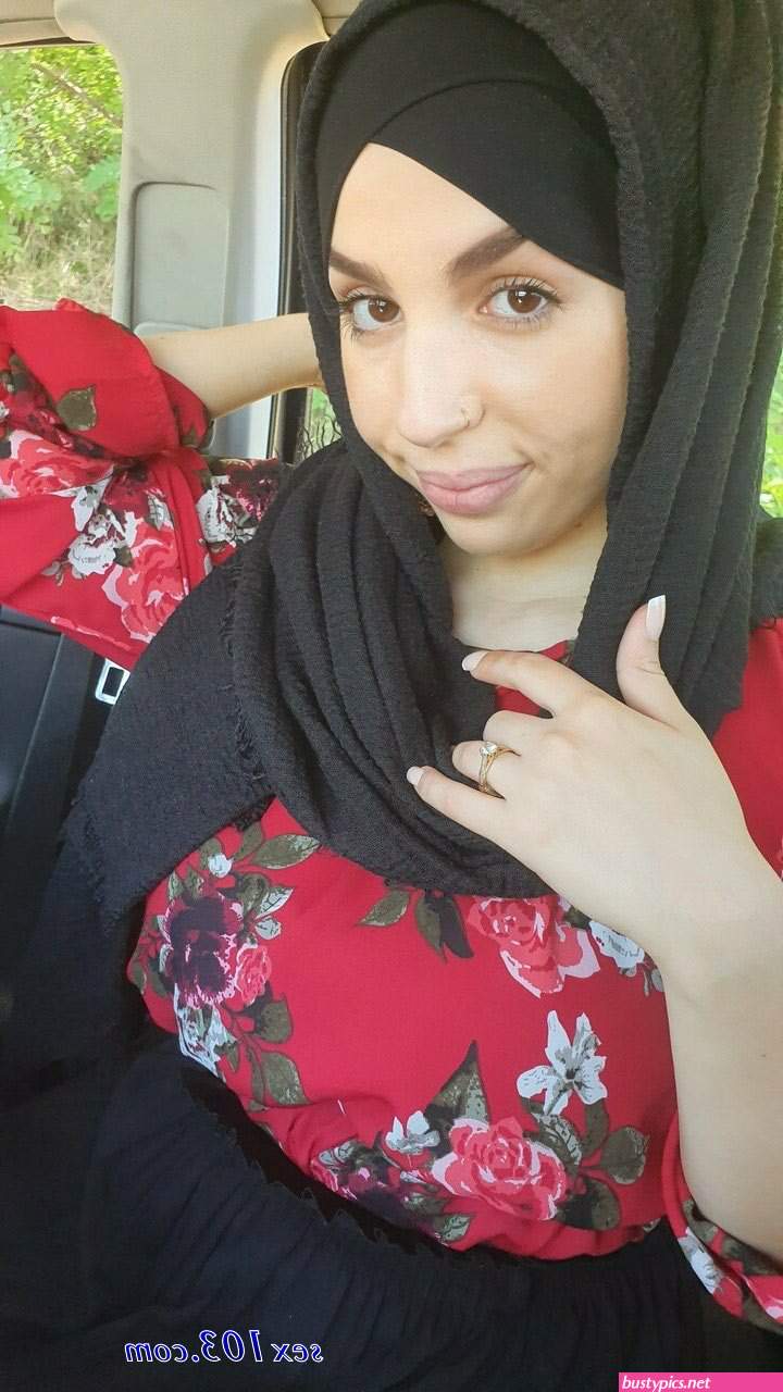 hijab big tits girl