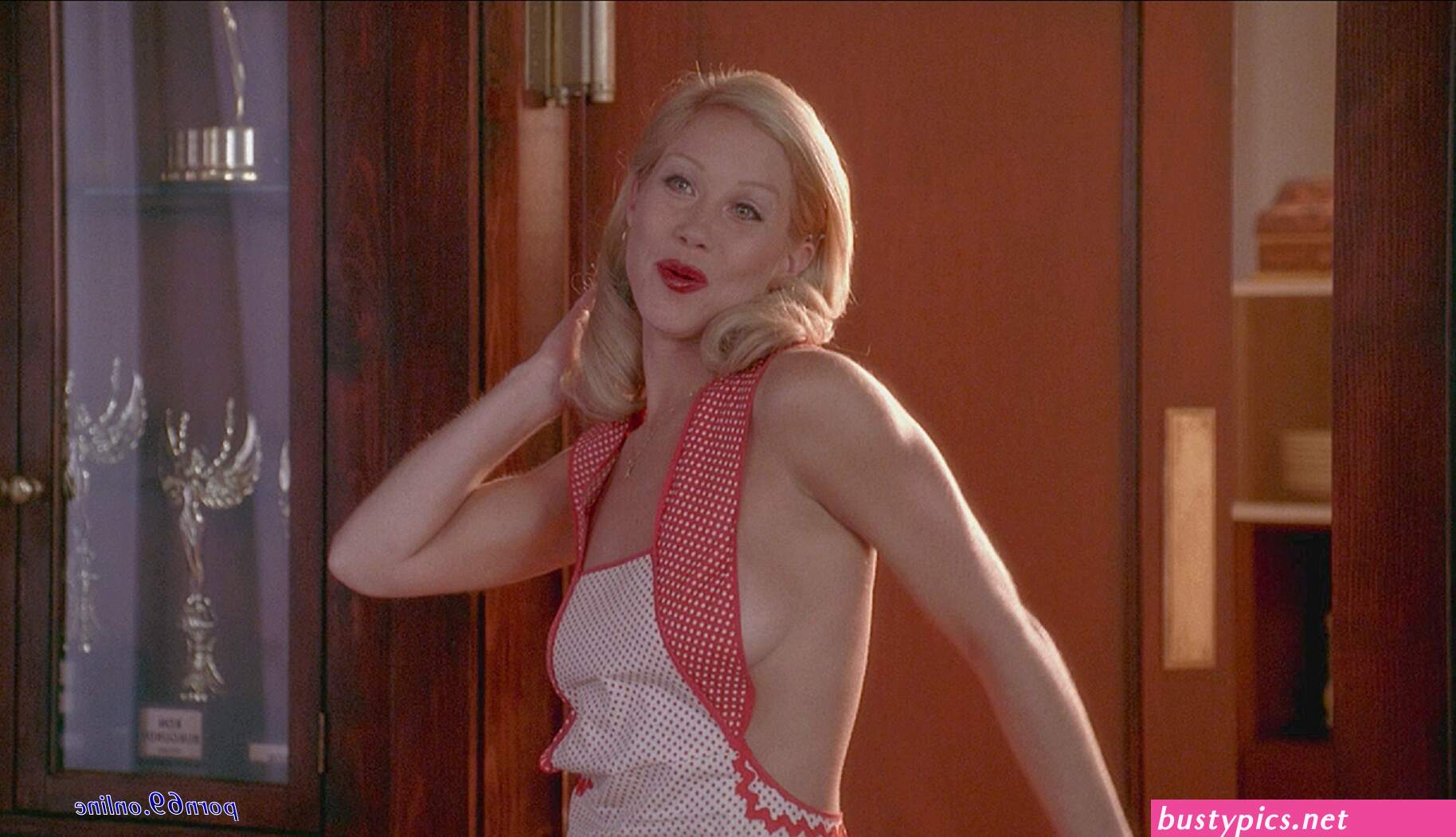 https://wanderlust.care/christina-applegate/gallery.html